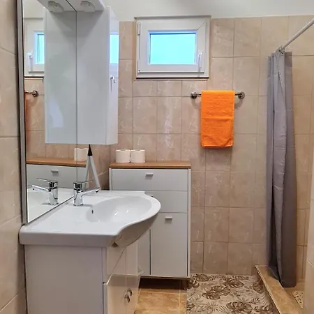 Nosztalgia Vendeghaz A Velencei-tonal Gárdony