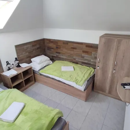 Case de vacanță Nosztalgia Vendeghaz A Velencei-tonal