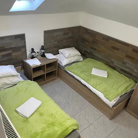 Nosztalgia Vendeghaz A Velencei-tonal Holiday home