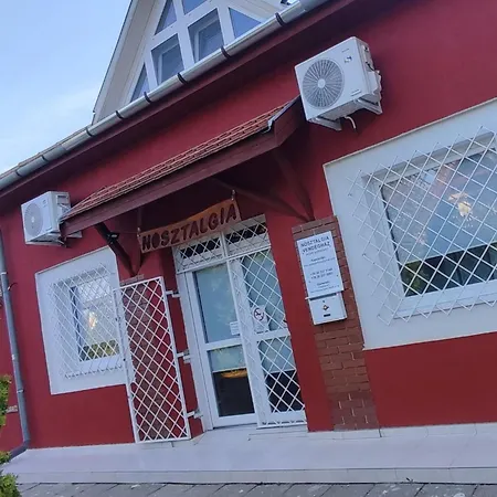 Nosztalgia Vendeghaz A Velencei-tonal